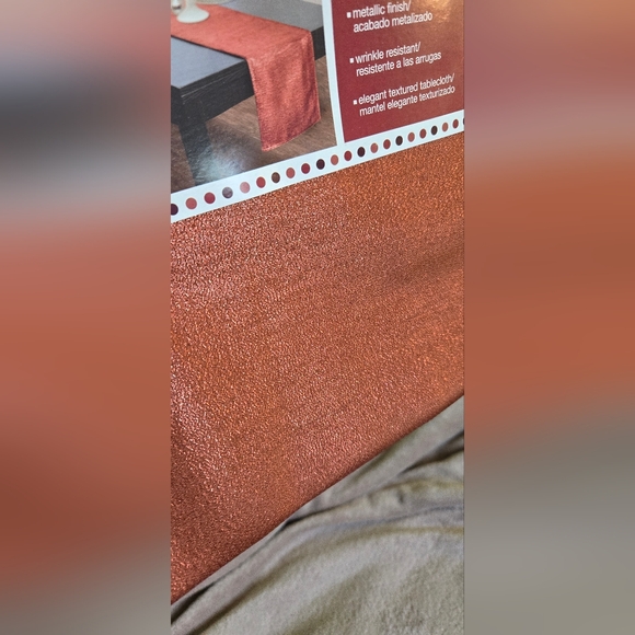NEW BURNT ORANGE METALLIC TABLE RUNNER - Picture 2 of 4